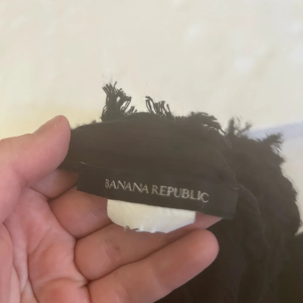 Banana republic black Pom Pom trim scarf textured